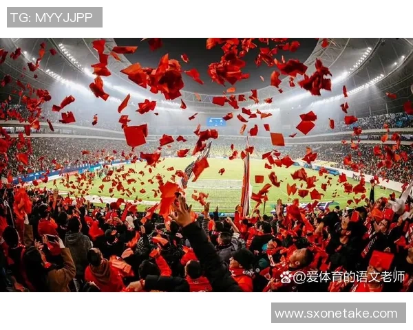 激情四溢的足球联赛决赛揭幕球迷齐聚见证荣耀时刻