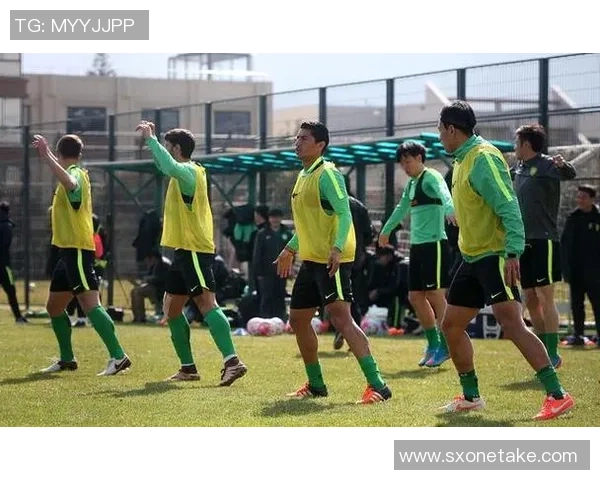 通力足球:团结协作在绿茵场上绽放激情与梦想的力量 通力足球:团结协作在绿茵场上绽放激情与梦想的力量